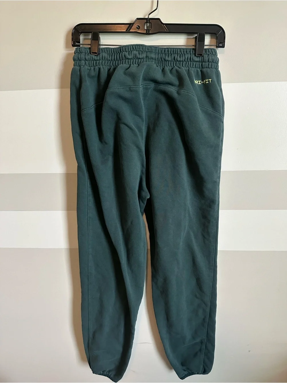 Nike Womens Dri-fit swoosh fly Standard Issue sweatpants